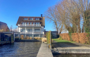 Beautiful Home In Loosdrecht With Wifi